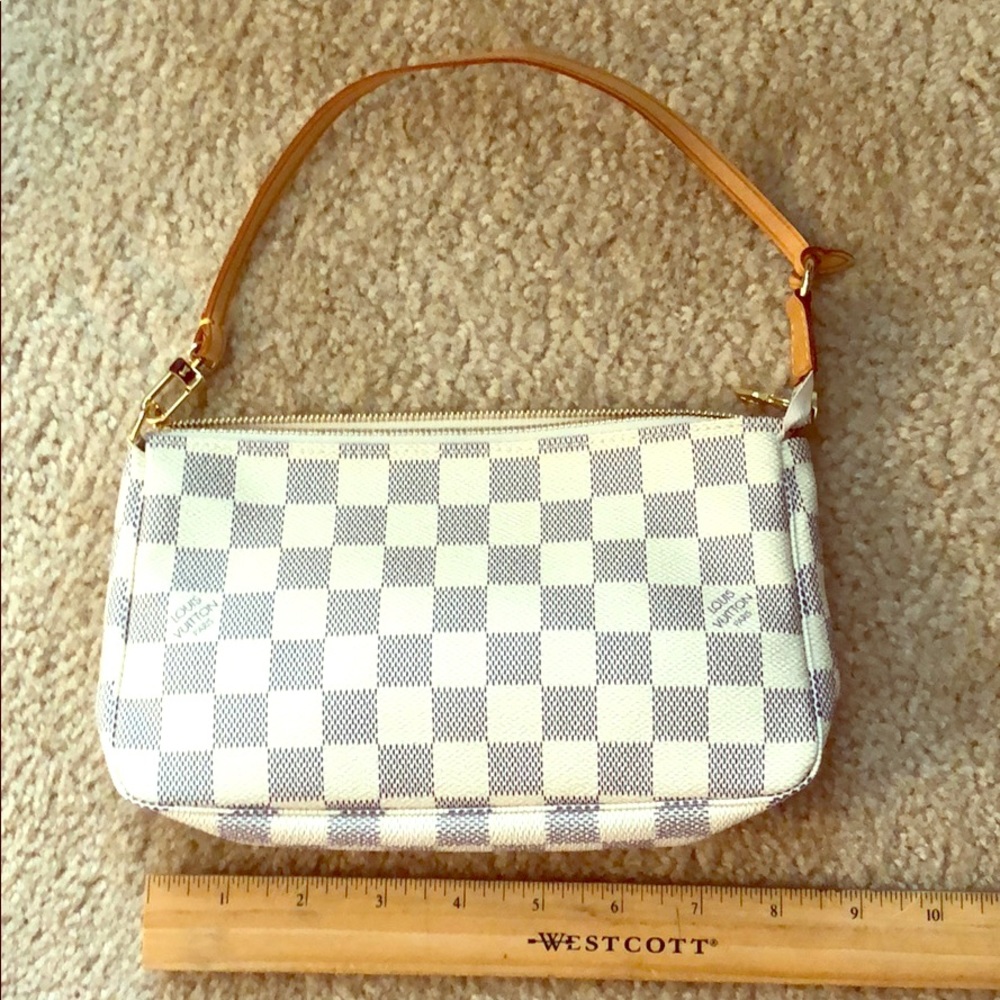 Louis Vuitton pochette